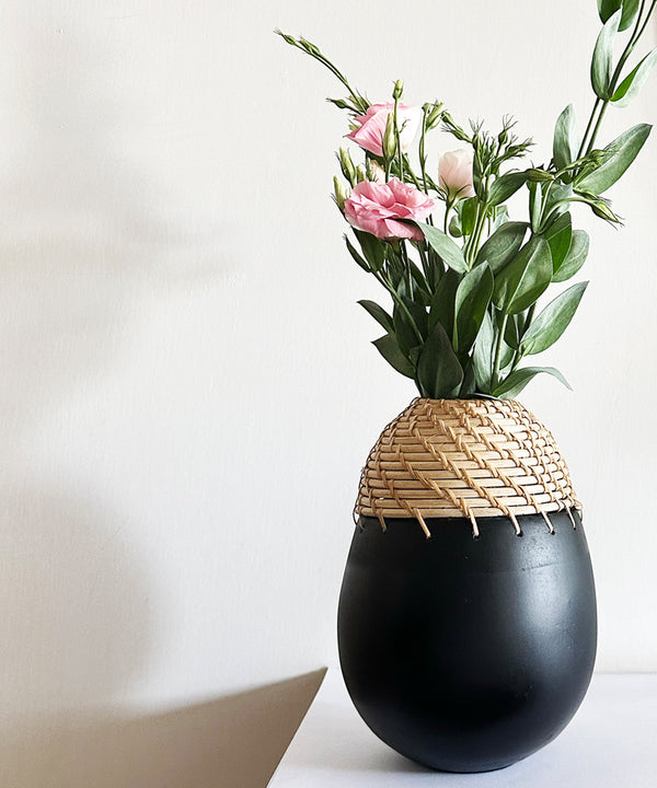 Dory coal Terracotta Cane Vase
