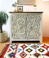 Due Carved Side Board / Console